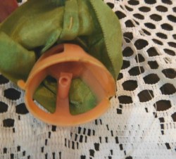 string holder red b